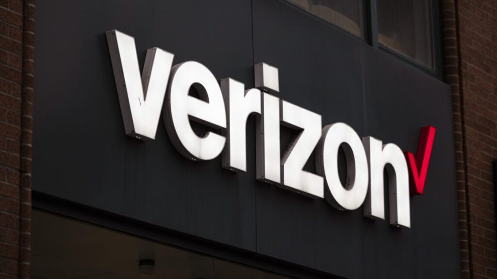 Verizon beats lawsuit from utility worker who said lead cables made him sick