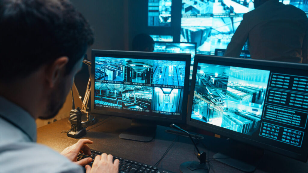 Spy-catcher saw “stupid” tech errors others made. FBI says he then made his own.