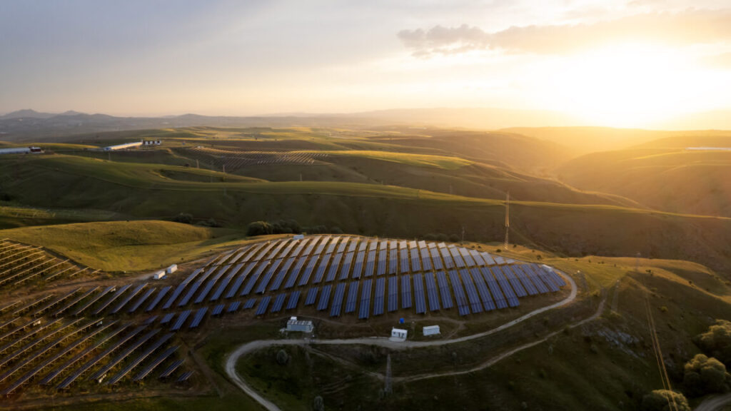US solar keeps surging, generating more power than hydro in 2025