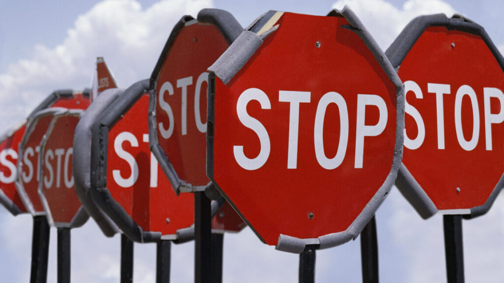 Google Maps can’t explain why it falsely labeled German autobahns as closed