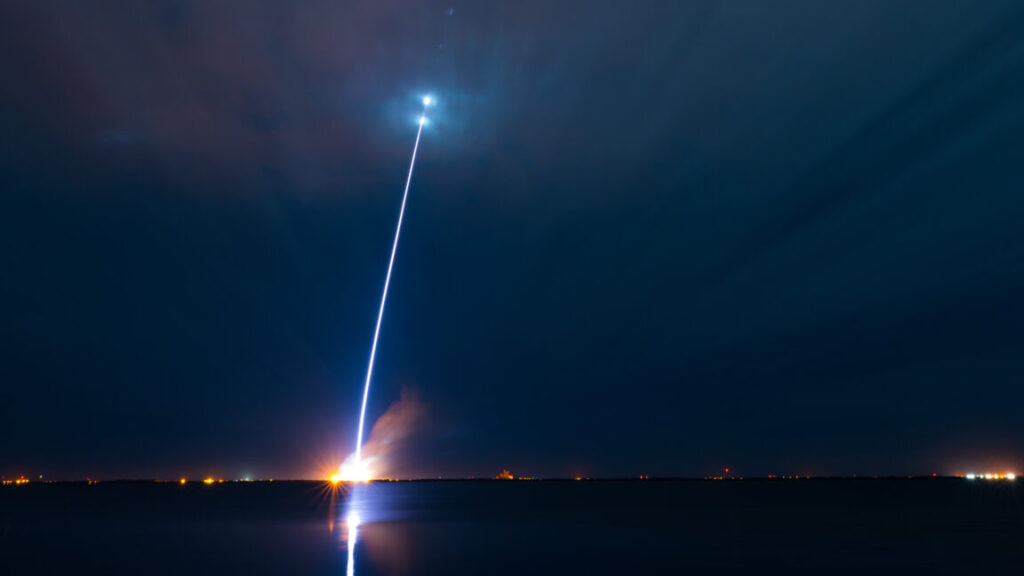 Blue Origin boss: Government should forget launch and focus on “exotic” missions