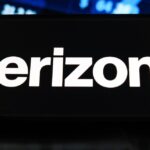 Verizon tries to get out of merger condition requiring it to unlock phones