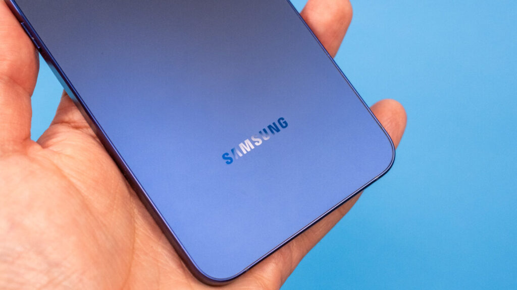 Samsung teams up with Glance to use your face in AI-generated lock screen ads